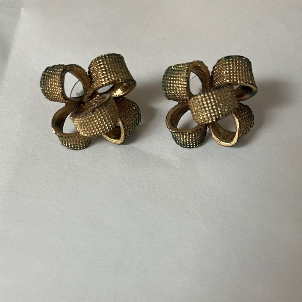 Gold Textured Flower earrings Lilly Pulitzer